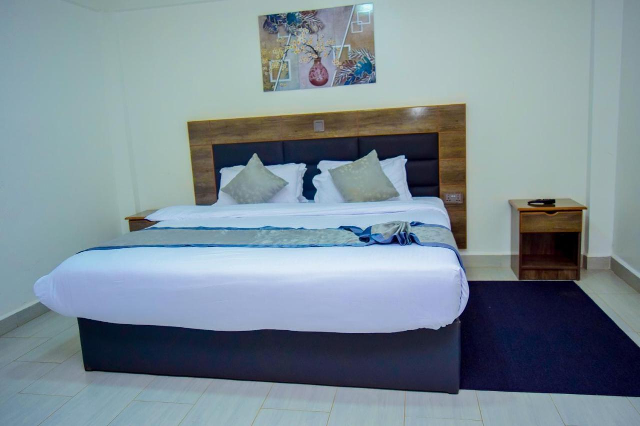 Waffles Suites Nakuru Dış mekan fotoğraf